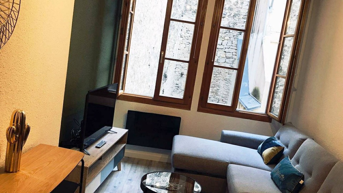 Besancon Apartment | Studio N ° 202 Furnished Besançon 15 Rue Battant