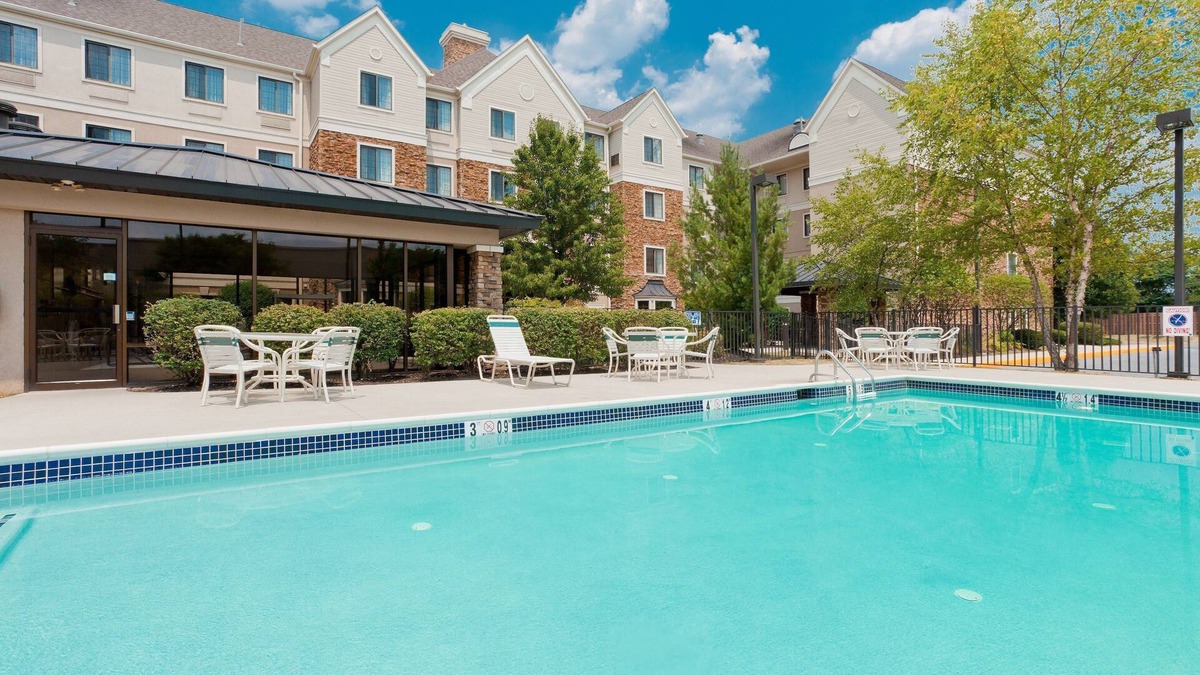 Allentown Apartment | Studio Near ABE with FREE 24h Airport Shuttle | Shared Hot Tub Access