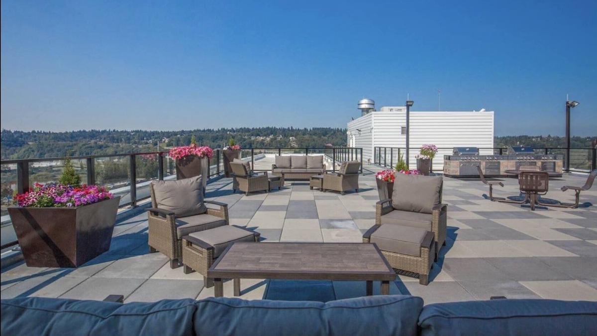 Southcenter Apartment | Studio near airport sleeps 4 near Bellevue | Seattle | Renton