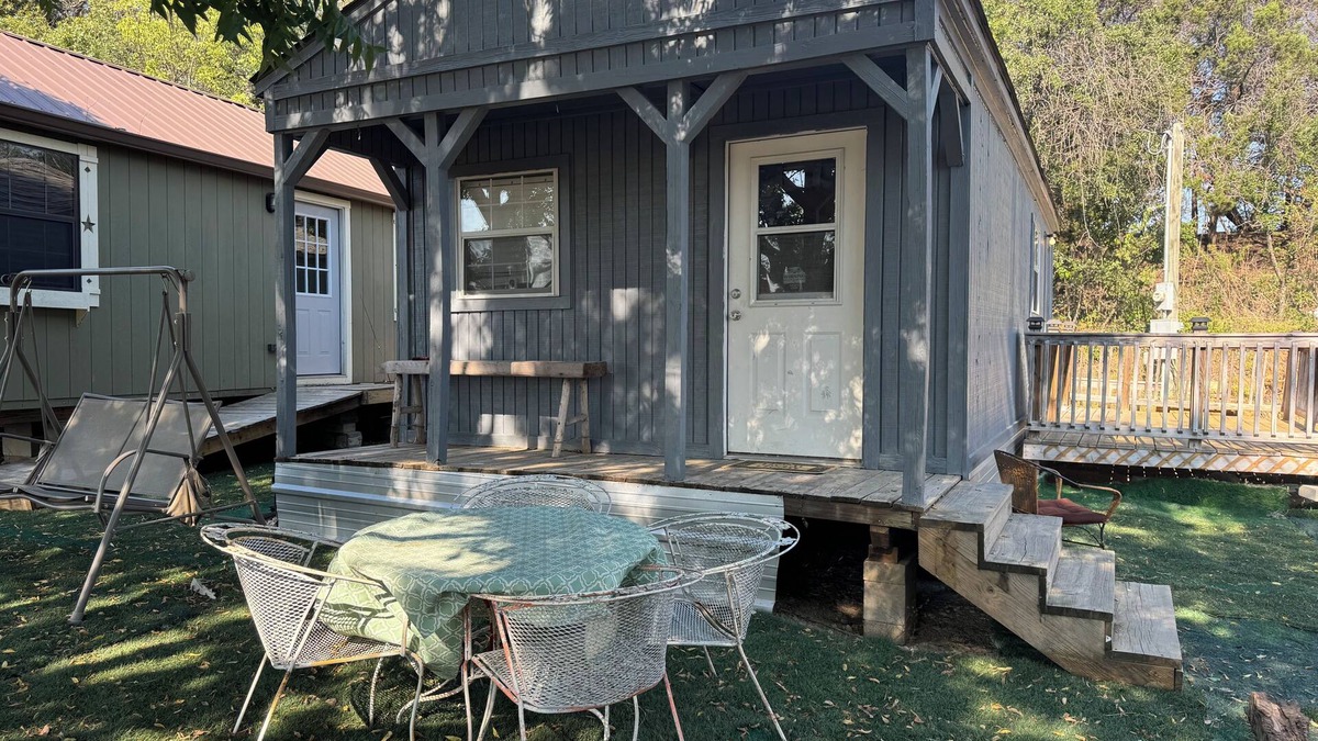 Azle Apartment | Studio near Lake Weatherford & Dove Ridge Vineyard