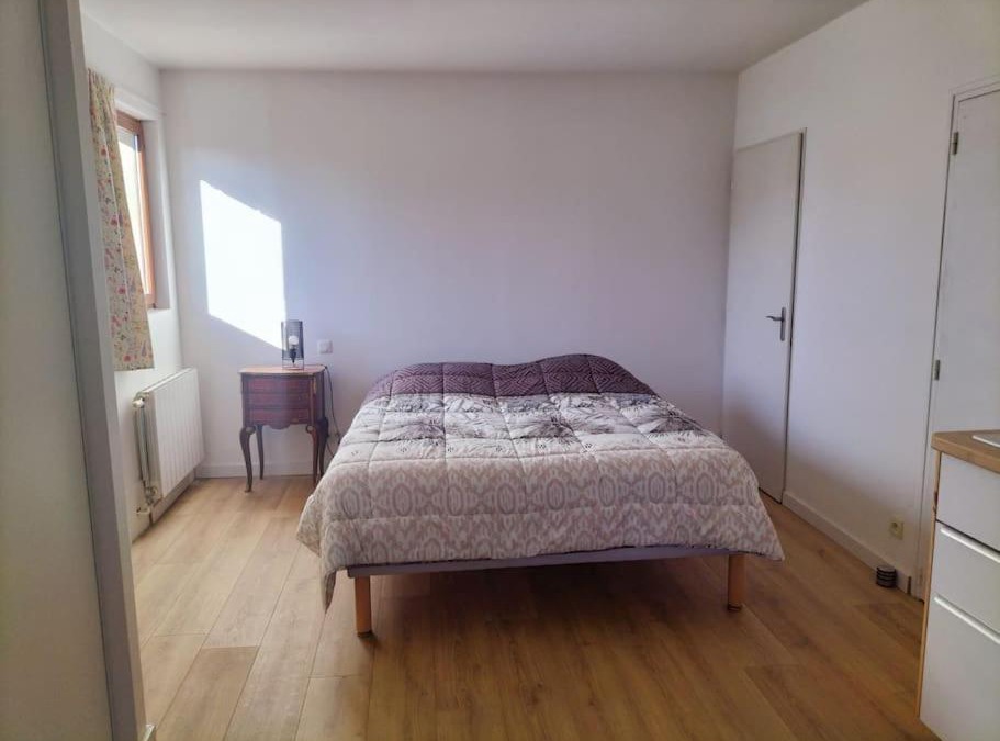 Bressols Apartment | Studio neuf à la campagne