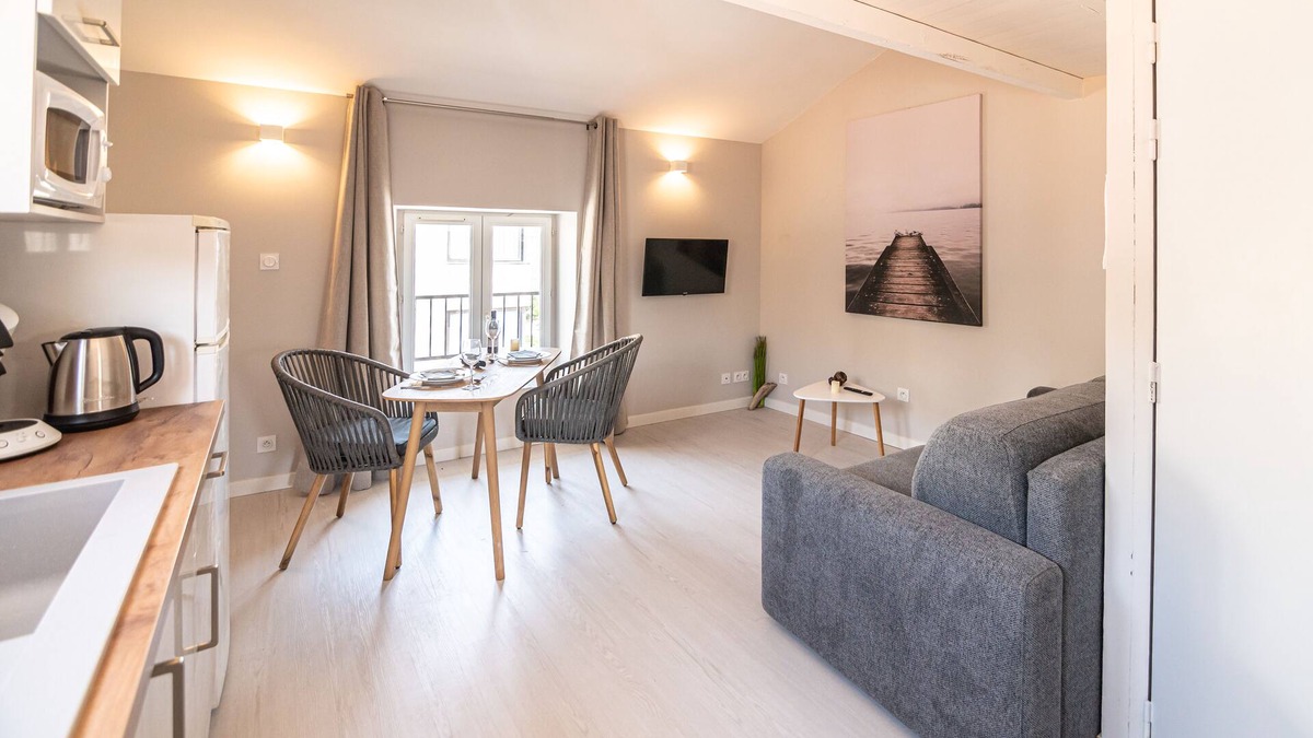 Tulette Apartment | Studio of charm and standing