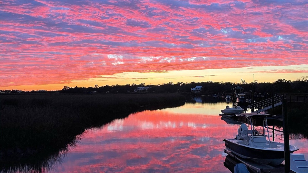 Mount Pleasant Apartment | Studio on Shem Creek with a Deep Water Dock & Views of Freshwater Lake