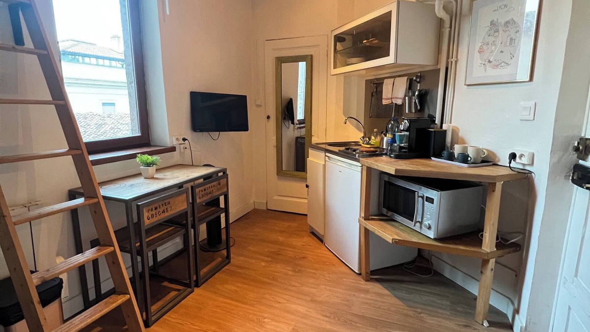 Champvert Mairie Apartment | Studio Pallier St Jean in Vieux Lyon