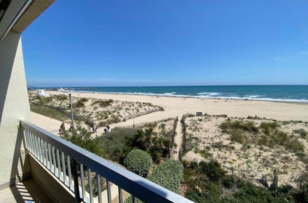 Marseillan Plage Apartment | Studio pied dans l'eau, grand frigo, lave-vaisselle, lave-linge, parking privé - FR-1-326-787