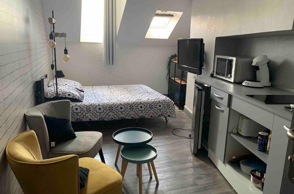 Orleans Apartment | Studio proche gare centre ville au calme côté cour