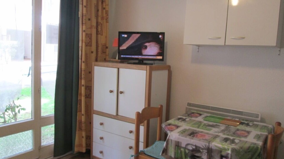 Lamalou-les-Bains Apartment | Studio RDC for curists or holidaymakers with parking and wifi in Lamalou les Bains