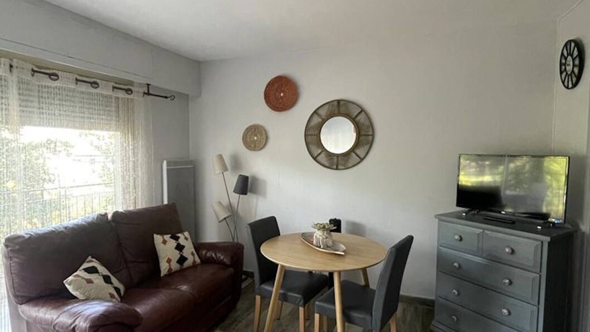 Greoux-les-Bains Apartment | Studio renovated - Gréoux les bains en provence -residence les cèdre