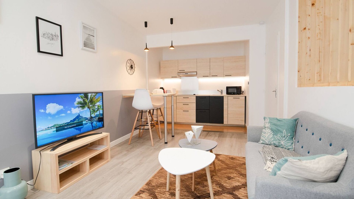 Issoire Apartment | Studio Roudadoux city center + parking