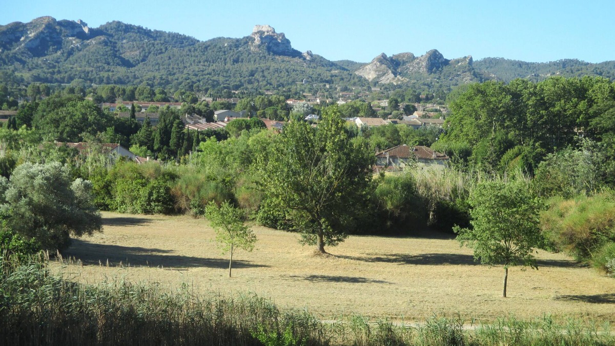 St.-Remy-de-Provence Apartment | STUDIO SAINT REMY TERRACE WITH VIEW OF THE ALPILLES