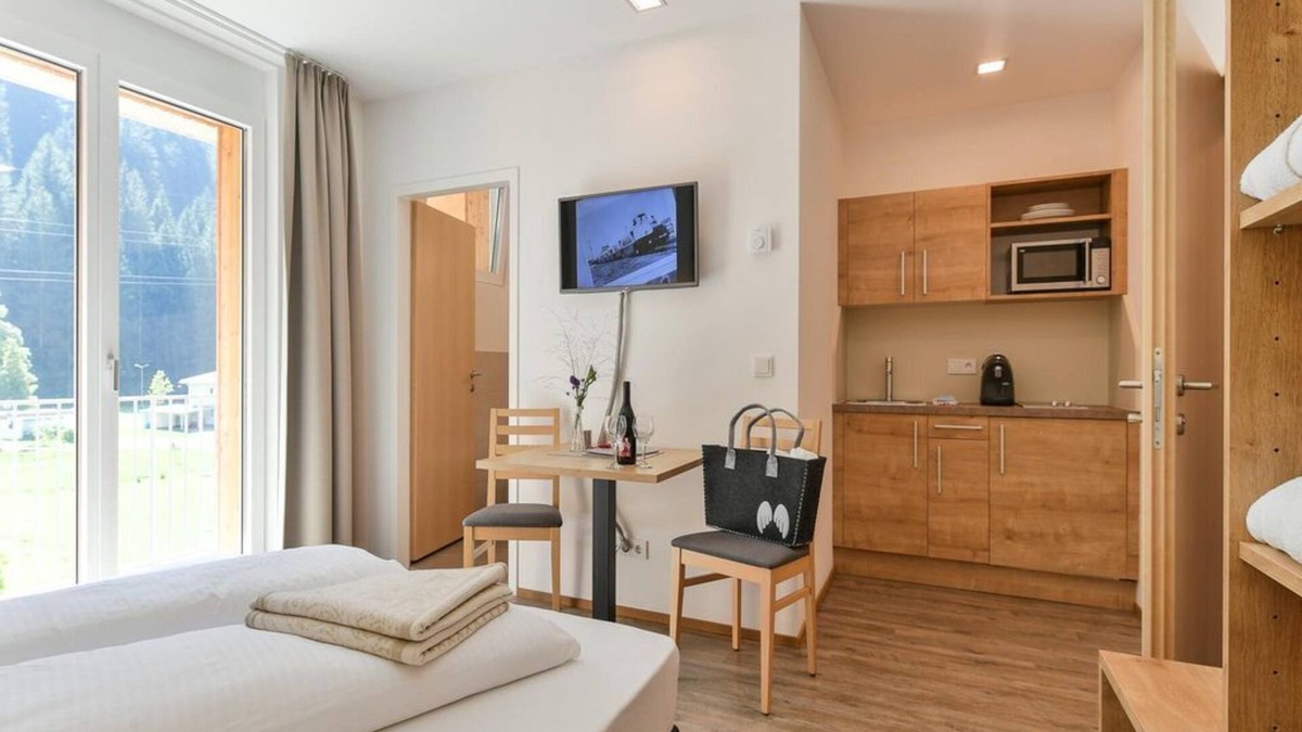 Klosterle Bed & Breakfast | Studio S mit Balkon - Aparthotel Alpine Lodge Klösterle am Arlberg