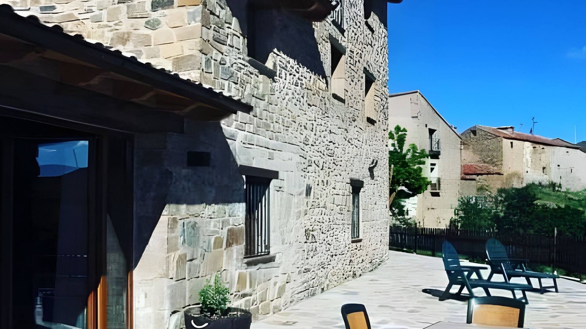 Villar del Rio Apartment | Studio 'Santa Cristina' with Mountain View, Shared Terrace and Shared Garden