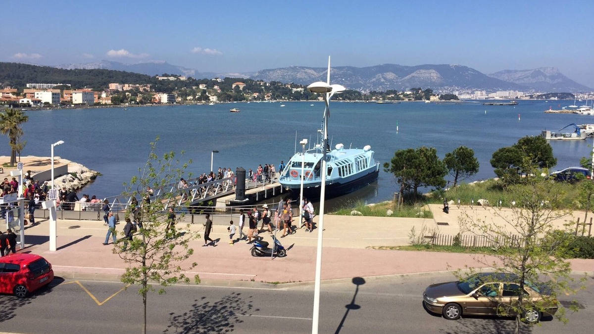 Les Sablettes Apartment | Studio sea view 200 m from beaches free parking Wifi Clim