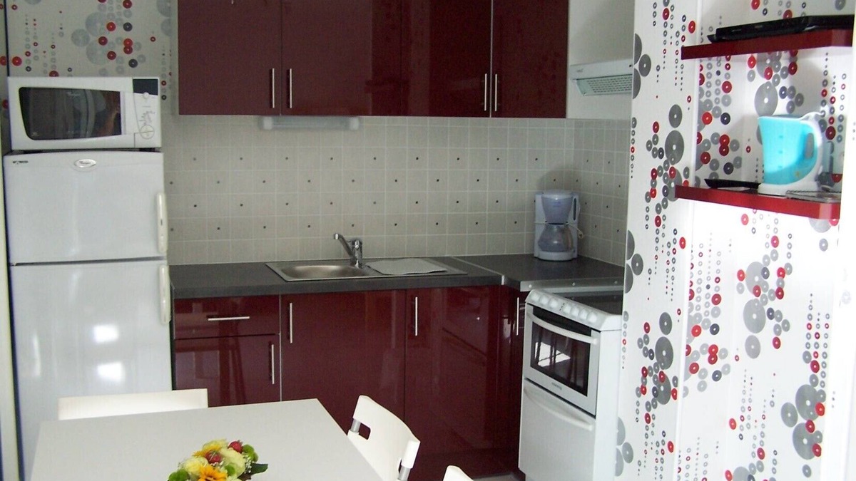 Courseulles-sur-Mer Apartment | STUDIO SEASIDE 30 METERS FROM THE EXPOSURE DUE SOUTH BEACH