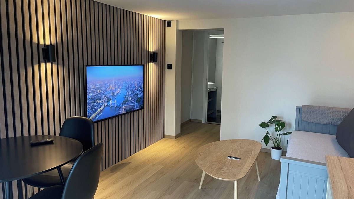 Tromso Apartment | Studio-Sleeps 2-City Centre-Parking-EVCharge