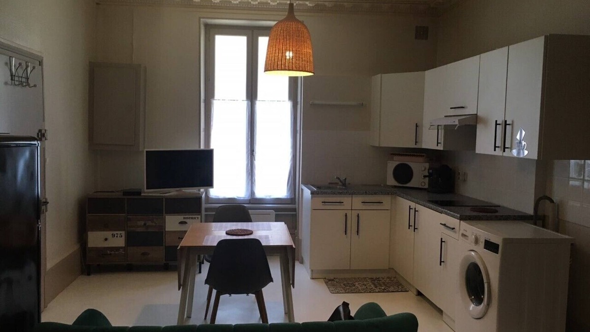 La Charite-sur-Loire Apartment | Studio Spacieux en Centre Ville