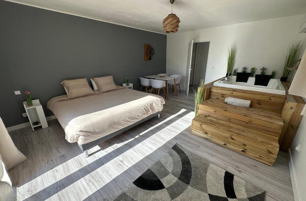 Maureilhan Apartment | Studio SPA Balnéo - Jardin privé