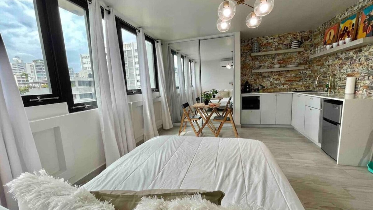 Parque Apartment | Studio Steps From The Beach @Condado