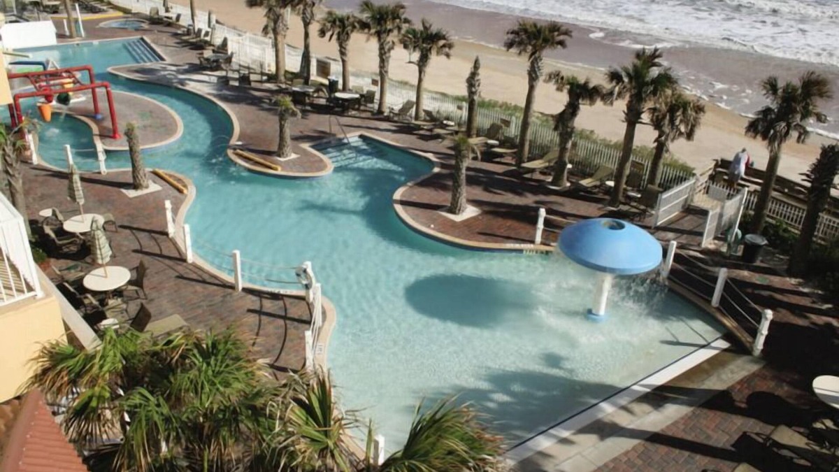Bostroms Apartment | Studio Suite at Oceanfront Resort w/ Pool, Beach & Free WiFi!