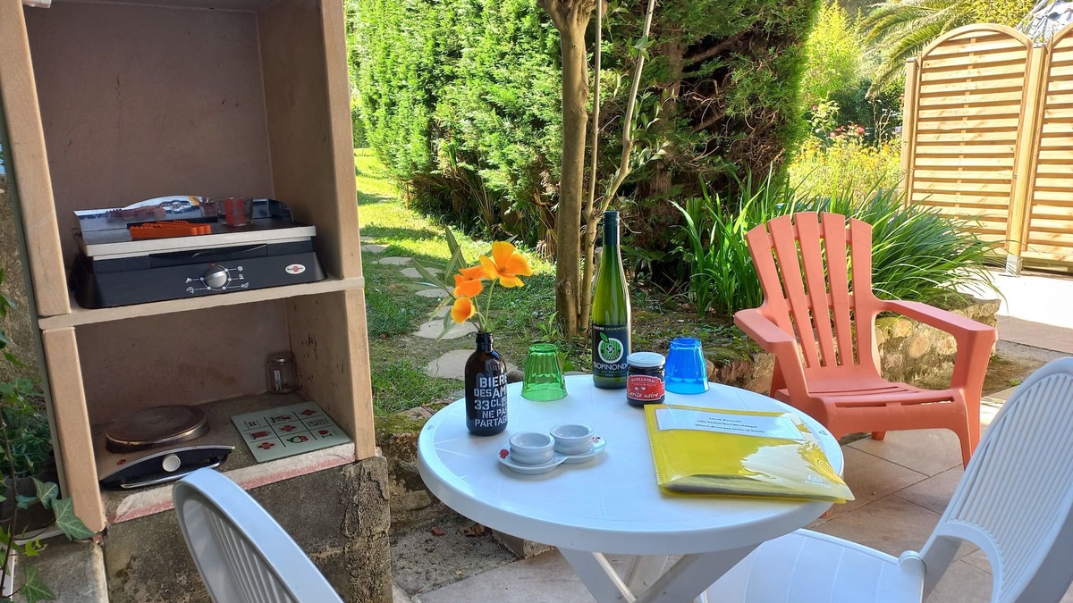 Saint-Pee-sur-Nivelle Apartment | Studio + terrace - Meublé de tourisme 3* - Côte Basque Mer/Montagne