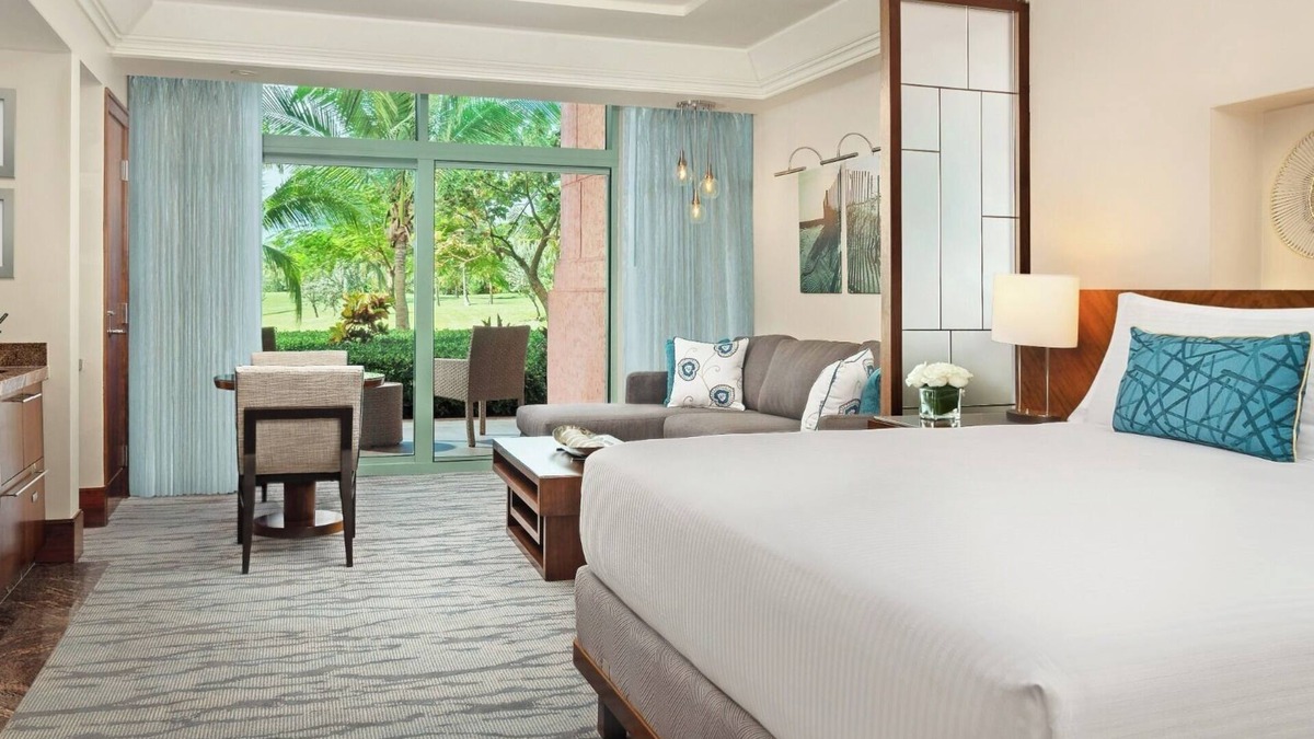 Paradise Island Apartment | Studio Terrace View - 1 King bed and 1 Sleeper Sofa - 523 Sq Ft - Max: 3 Guests