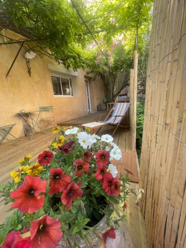 La Celle-sous-Gouzon Apartment | Studio Terrasse Le petit cabanon