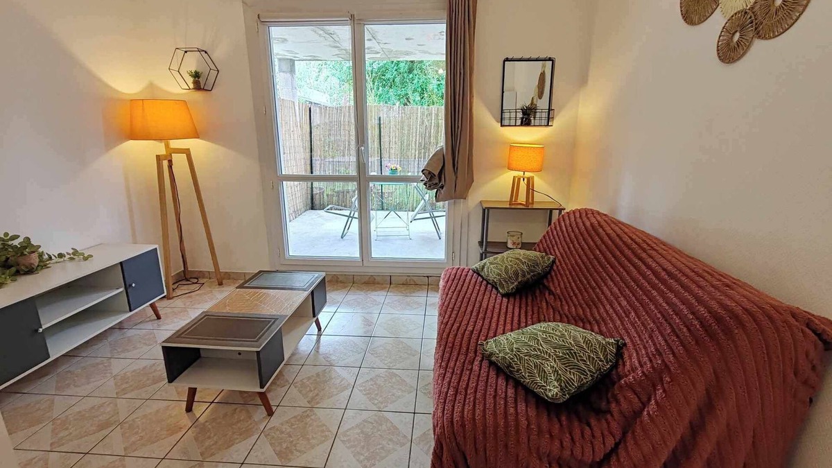 Bondoufle Apartment | Studio Tout Équipé Indépendant Dans Maison à 25 Minutes des Portes de Paris