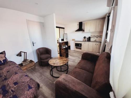 Blaye-les-Mines Apartment | Studio tout confort