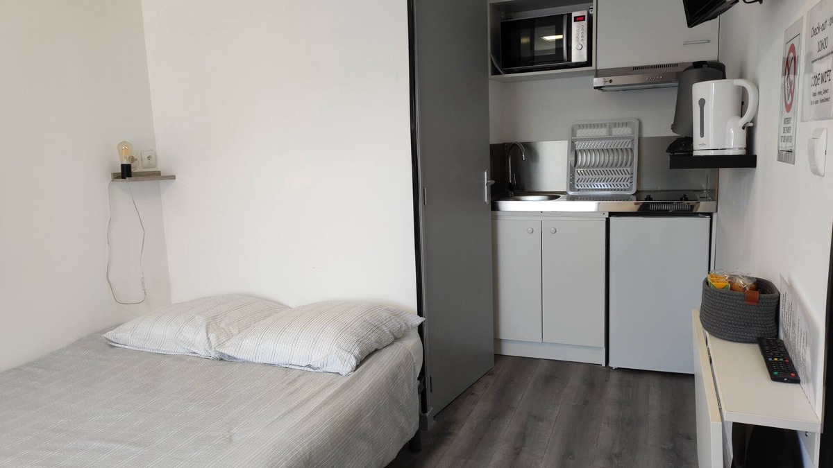 Charmes Apartment | Studio Tout Confort