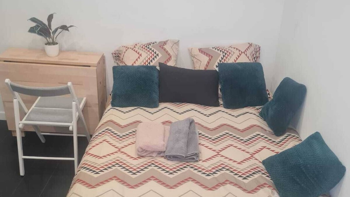 Maurepas Apartment | Studio Tranquille. Independence, brand new, fully equipped, quiet, practical.
