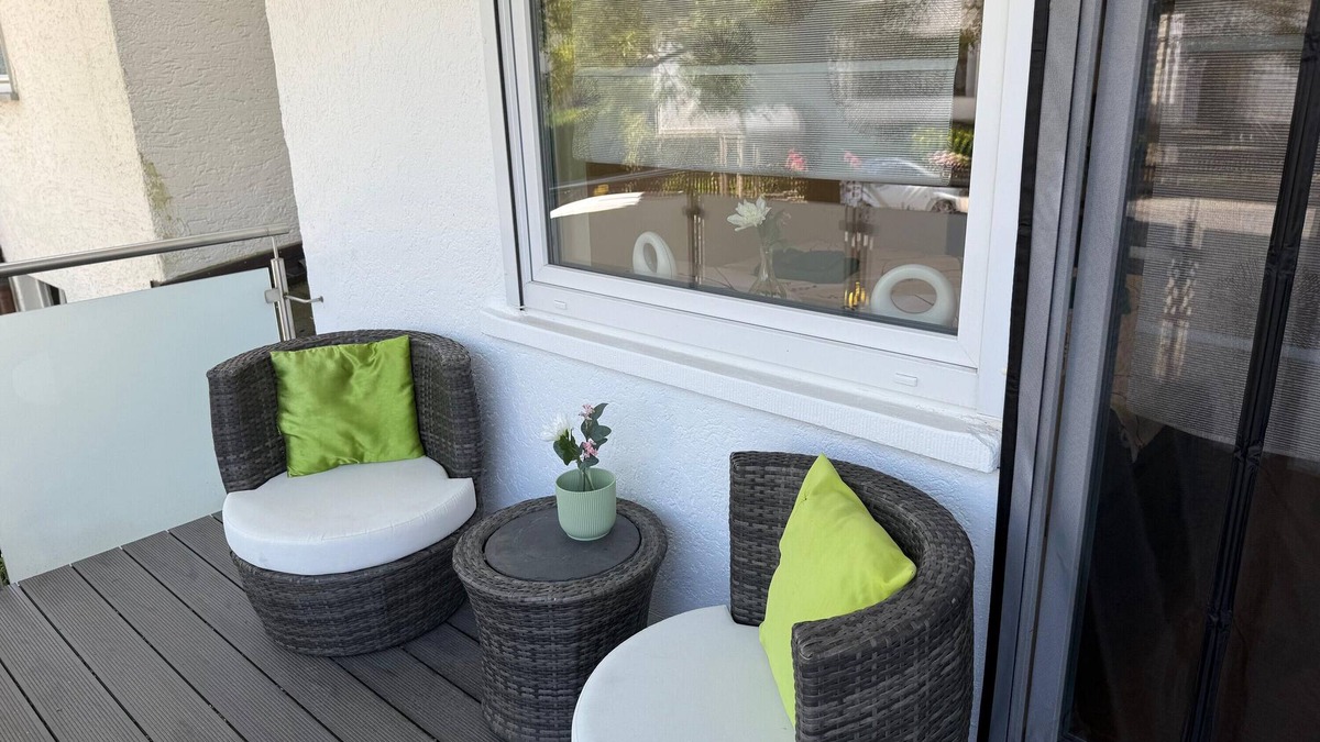 Koenigstein im Taunus Apartment | Studio 'Unit 1' with Balcony and Wi-Fi