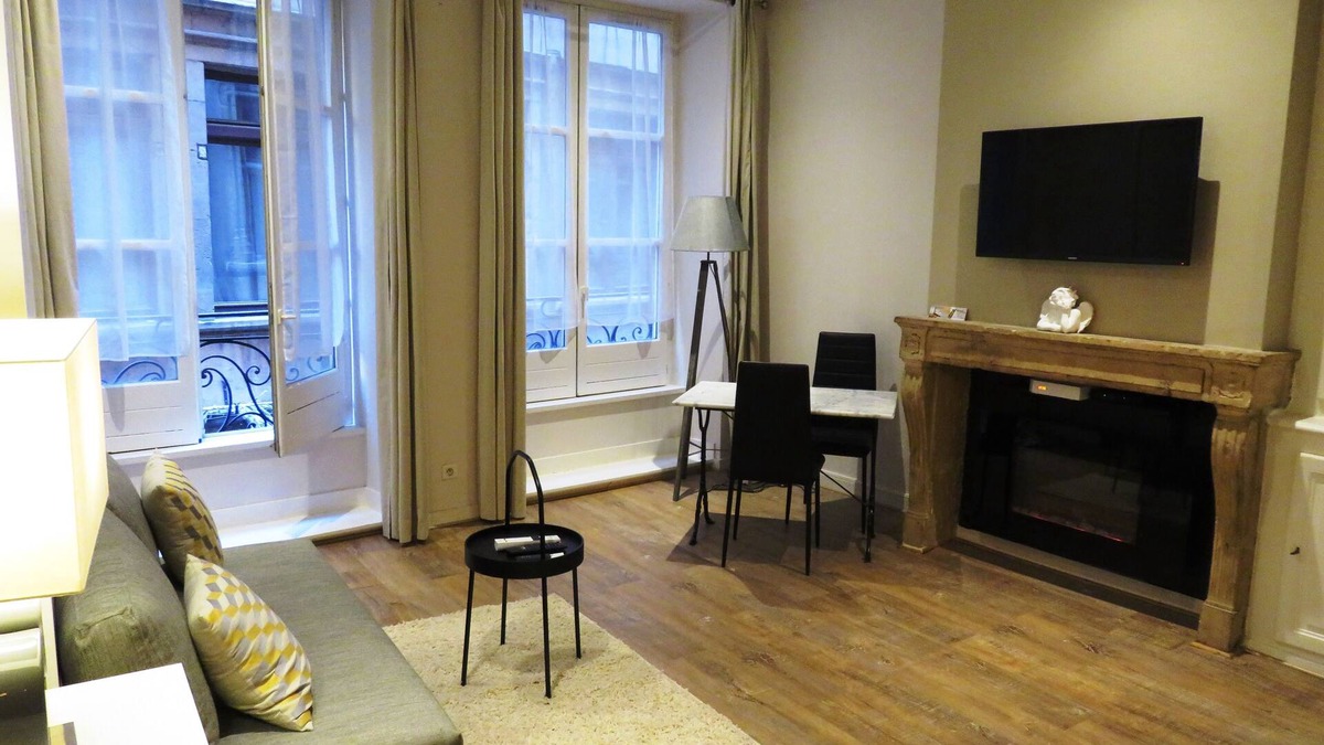Old Lyon Apartment | Studio Vieux Lyon