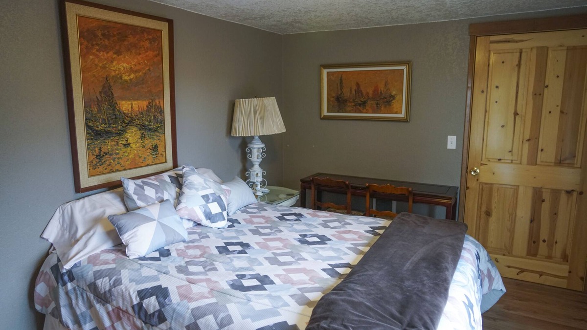 Astoria Condo | Studio W/Panoramic View Of River - Great Value