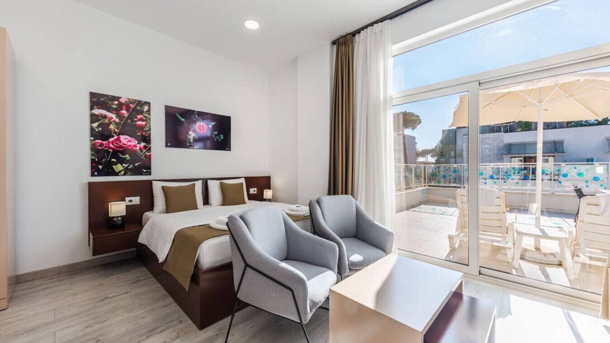 Qerek Apartment | Studio with Amazing Balcony - Kamelia