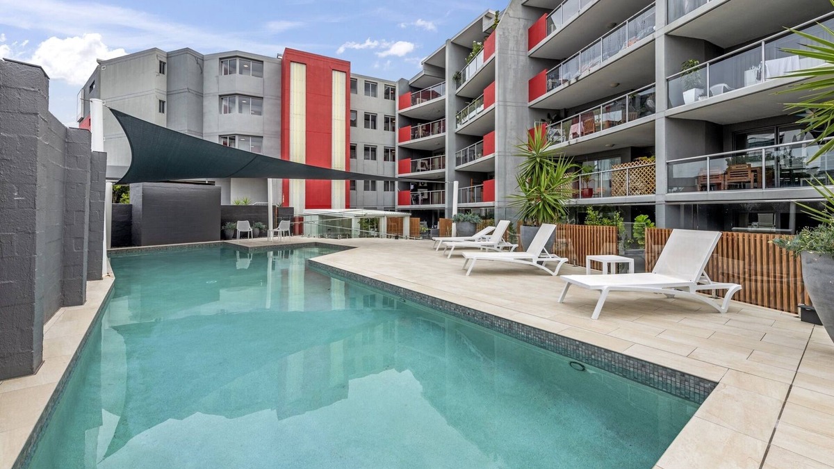 Bowen Hills Apartment | Studio with Balcony Access in Central Bowen Hills