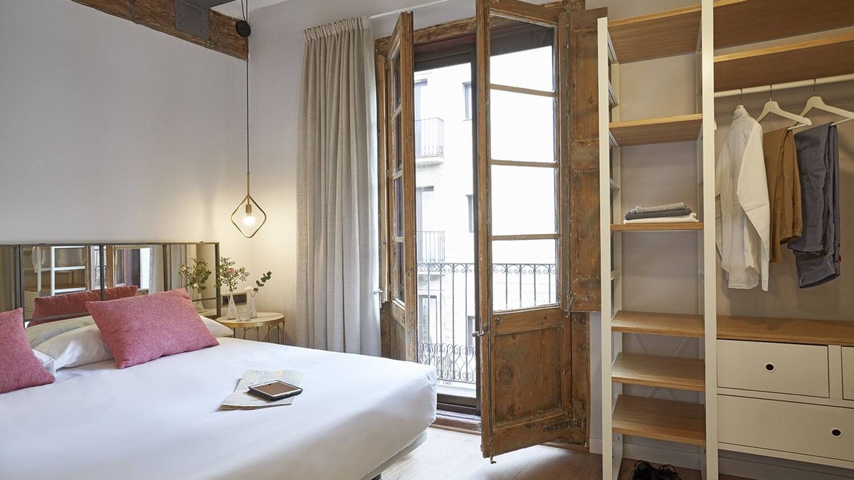 Gothic Quarter Apartment | Studio with balcony, equipped with kitchenette and bathroom