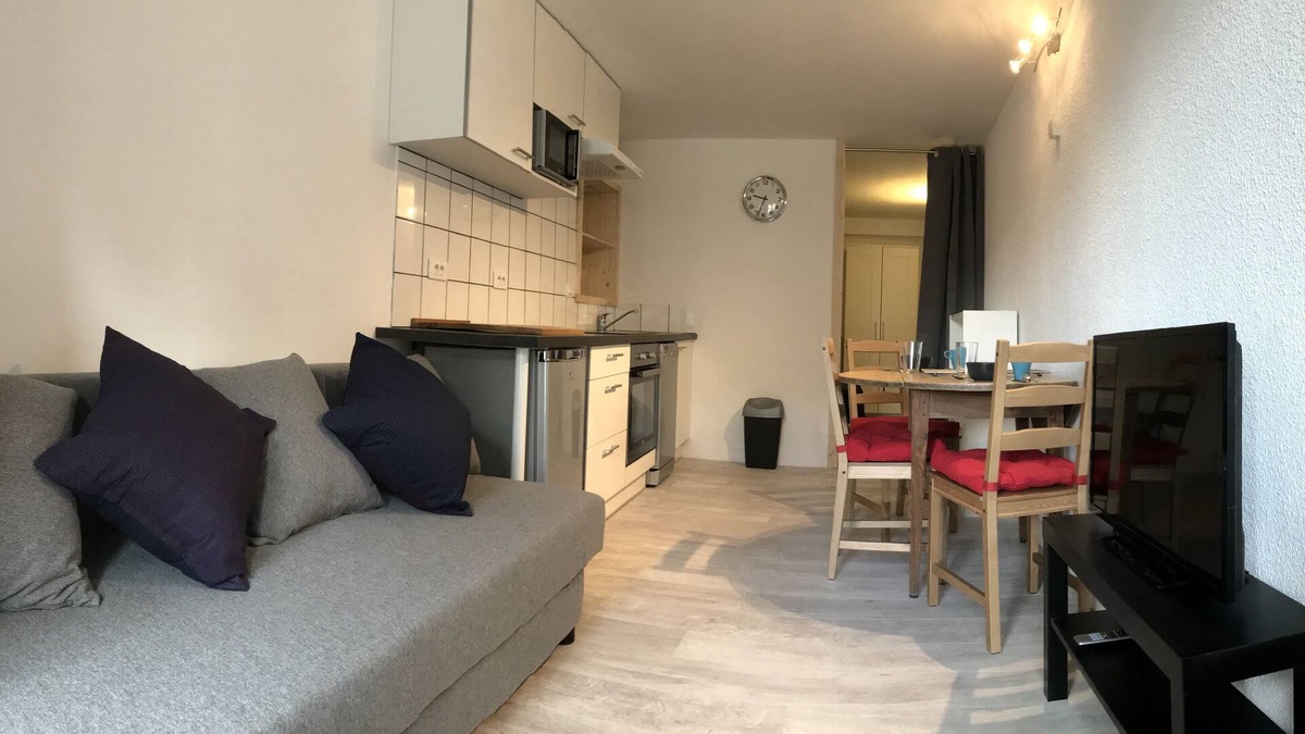 Vallouise-Pelvoux Apartment | studio with balcony in Freinet house