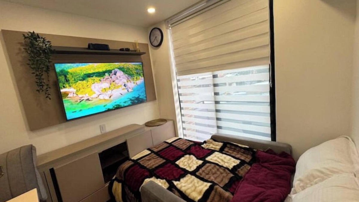 San Patricio Apartment | Studio with balcony near Unicentro-FAST WIFI!
