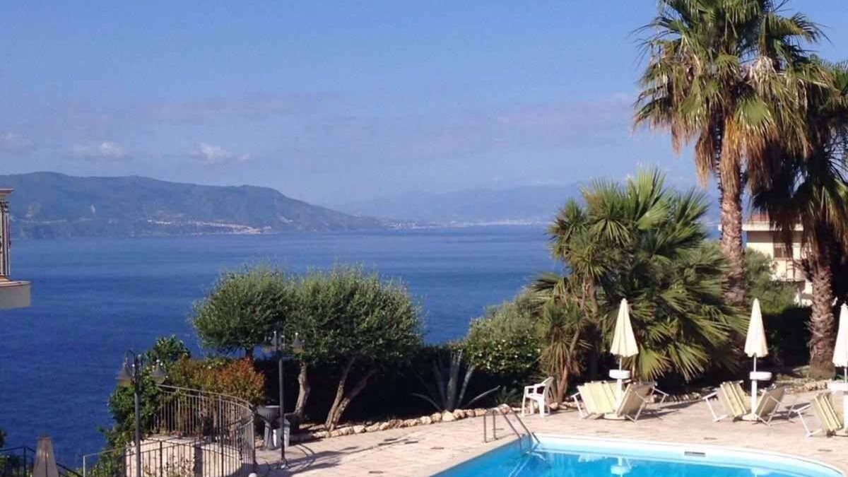Palmi Apartment | Studio with balcony, pool and sea view