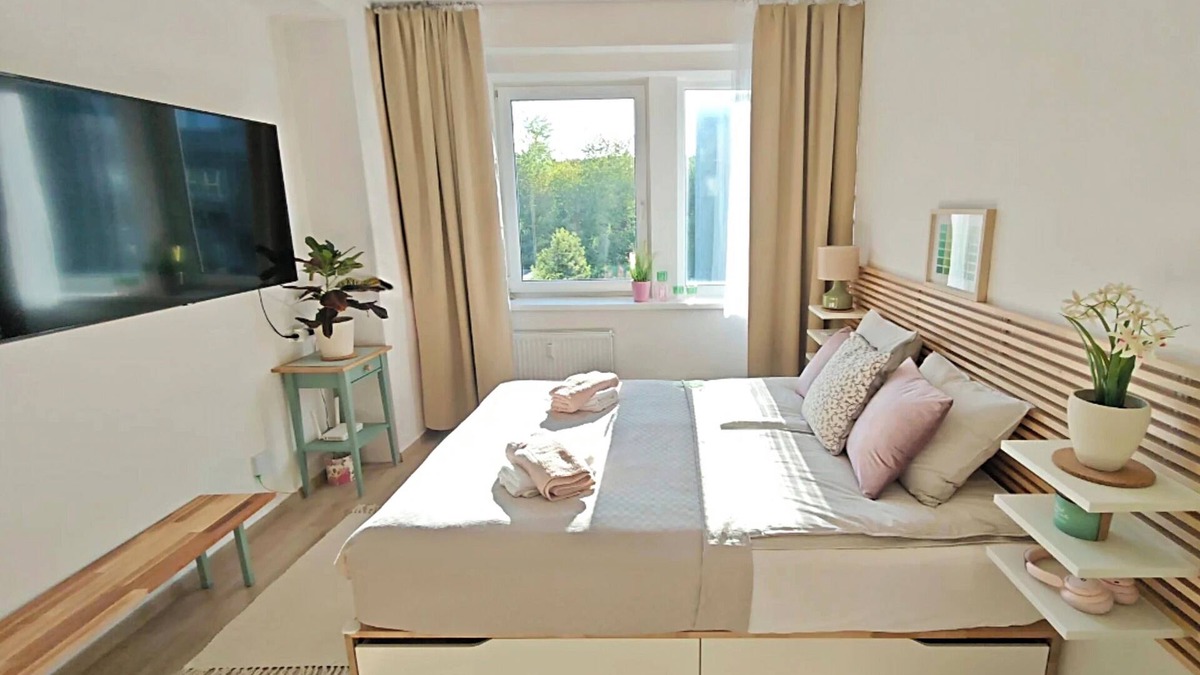Prague 5 Apartment | Studio with AC and fitness room in charming Prague
