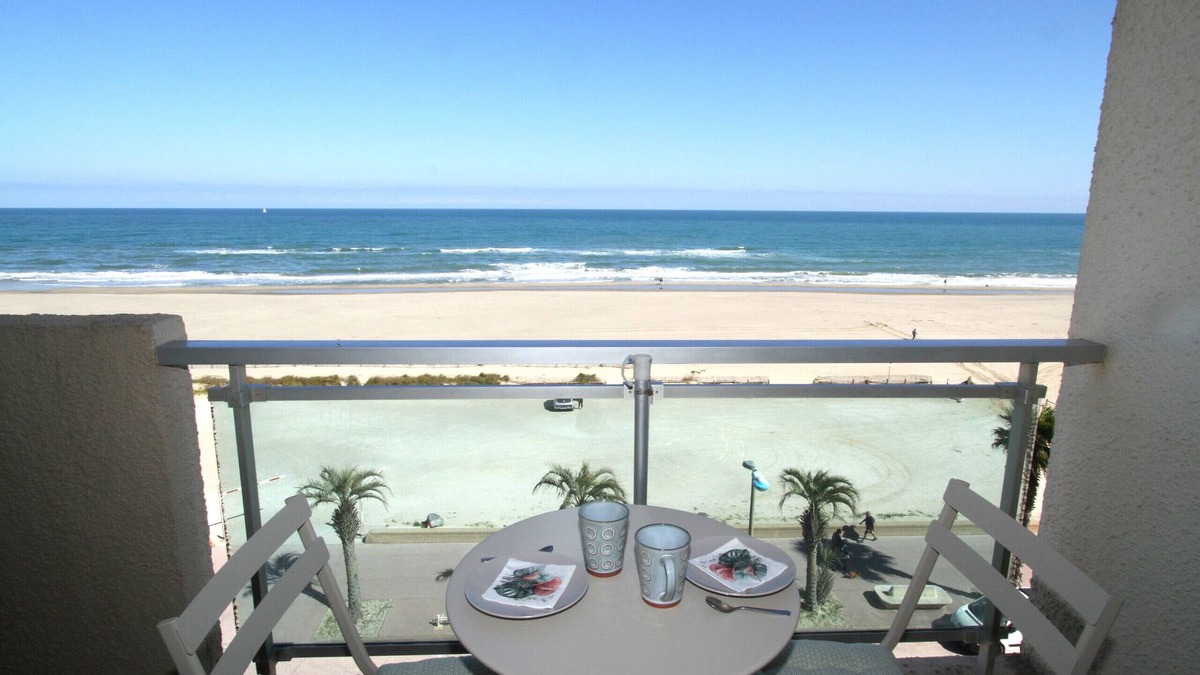 Le Grand Large Apartment | Studio with sea view