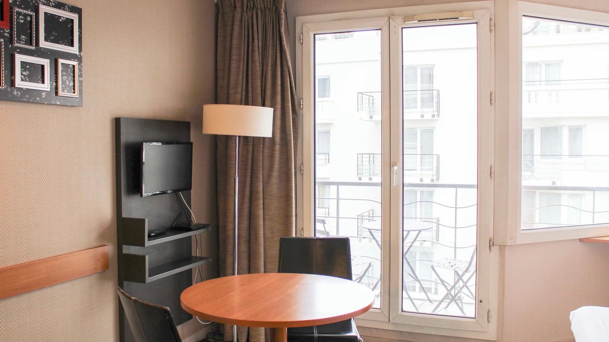 Issy-les-Moulineaux Apartment | Studio With Balcony In Issy Les Moulineaux