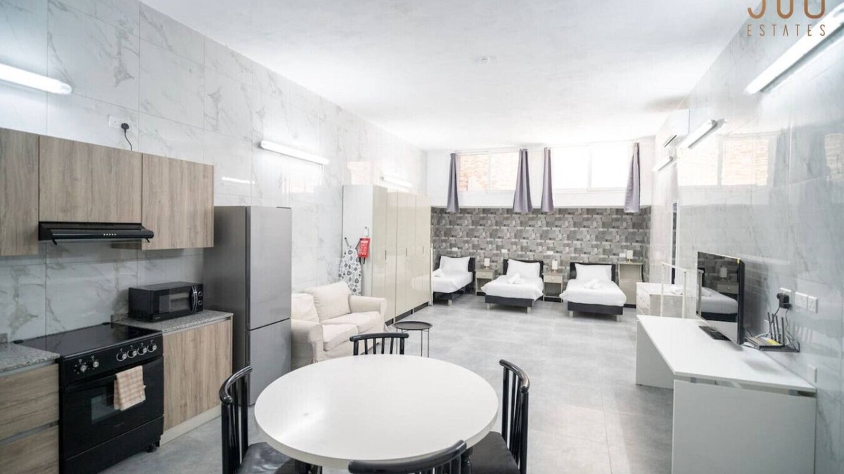 Tarxien Apartment | Studio with Full Kitchen & 3 Beds in Tarxien