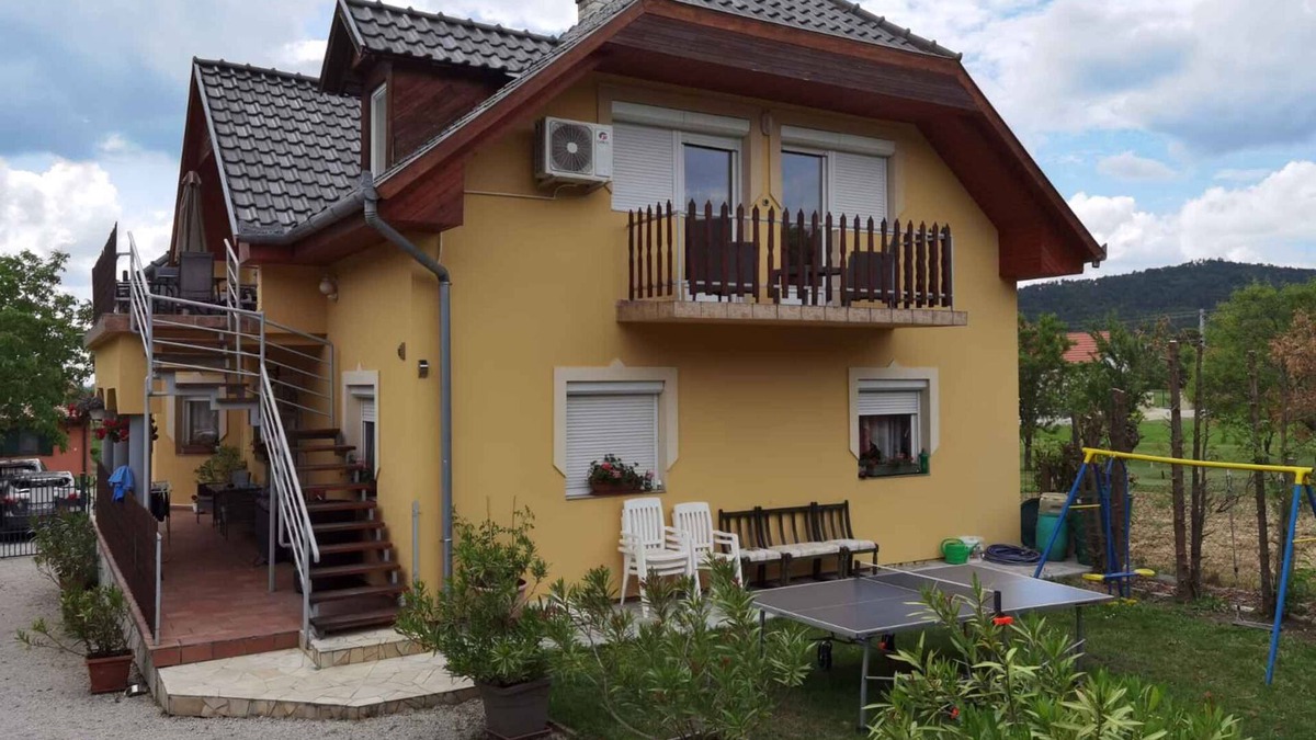 Balatongyorok Apartment | Studio with garden and Internet
