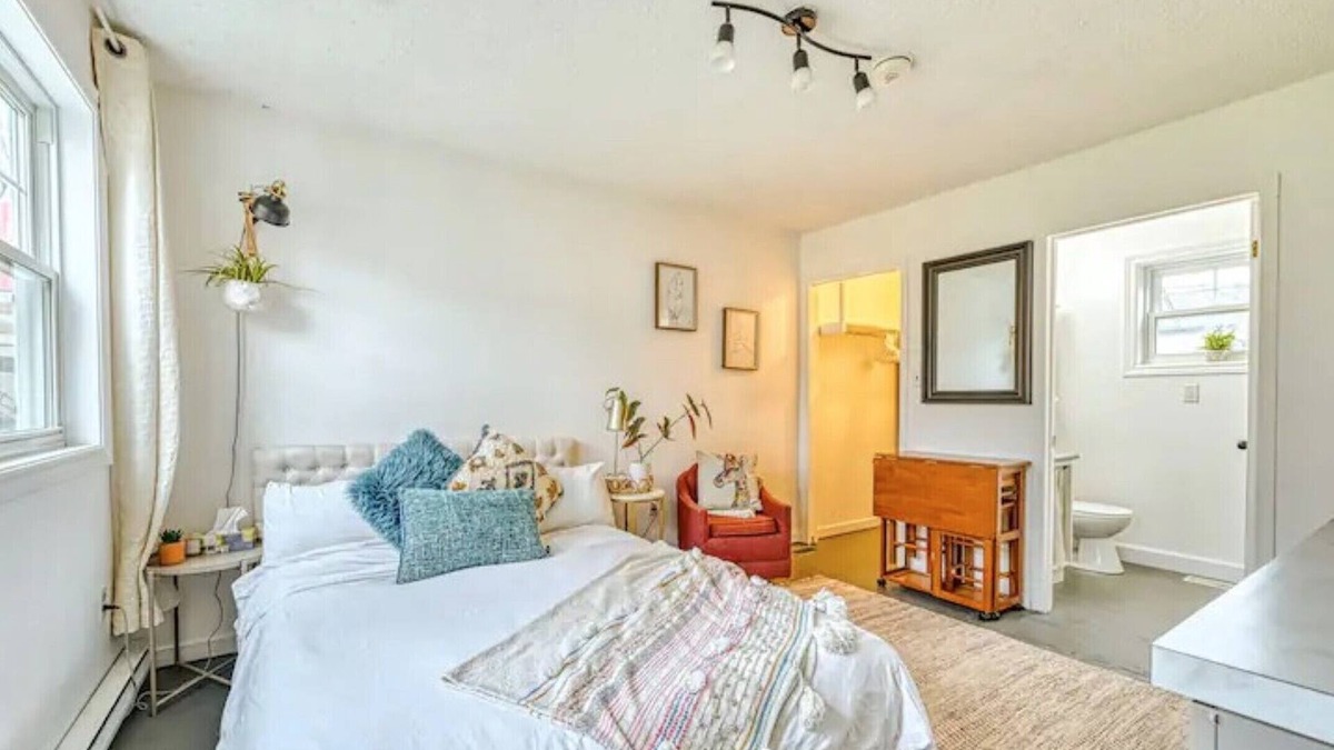 Carleton Place Apartment | Studio with kitchenette in downtown Carleton Place.