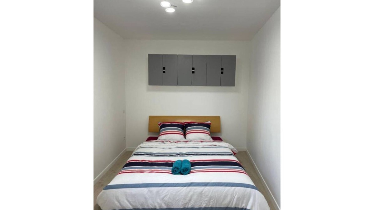 Joinville-le-Pont House | Studio with patio