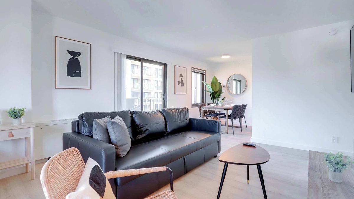 Court House Apartment | Studio with Park Views in Lively Clarendon!