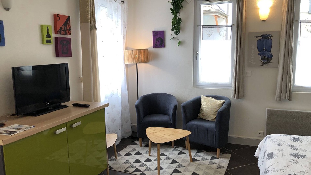 Thonon-les-Bains Apartment | Studio with private parking Thonon center, very close to Thermes