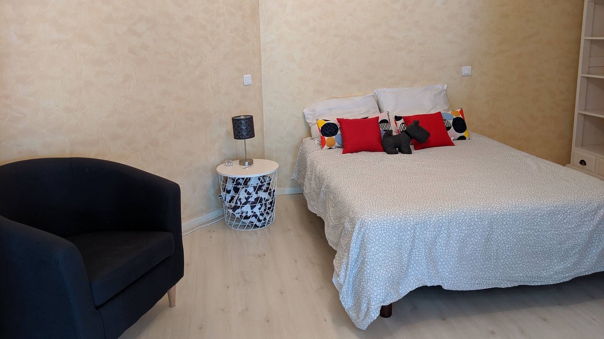 LʼHorme Apartment | Studio with private parking near Saint-Chamond and Saint-Etienne