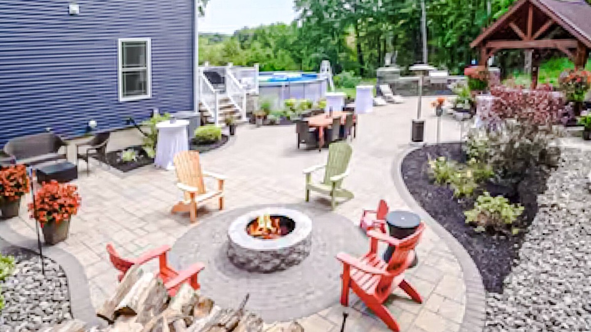Town of Lloyd Apartment | Studio with private pool, firepit, cabana, grill, & washer/dryer-Dogs ok
